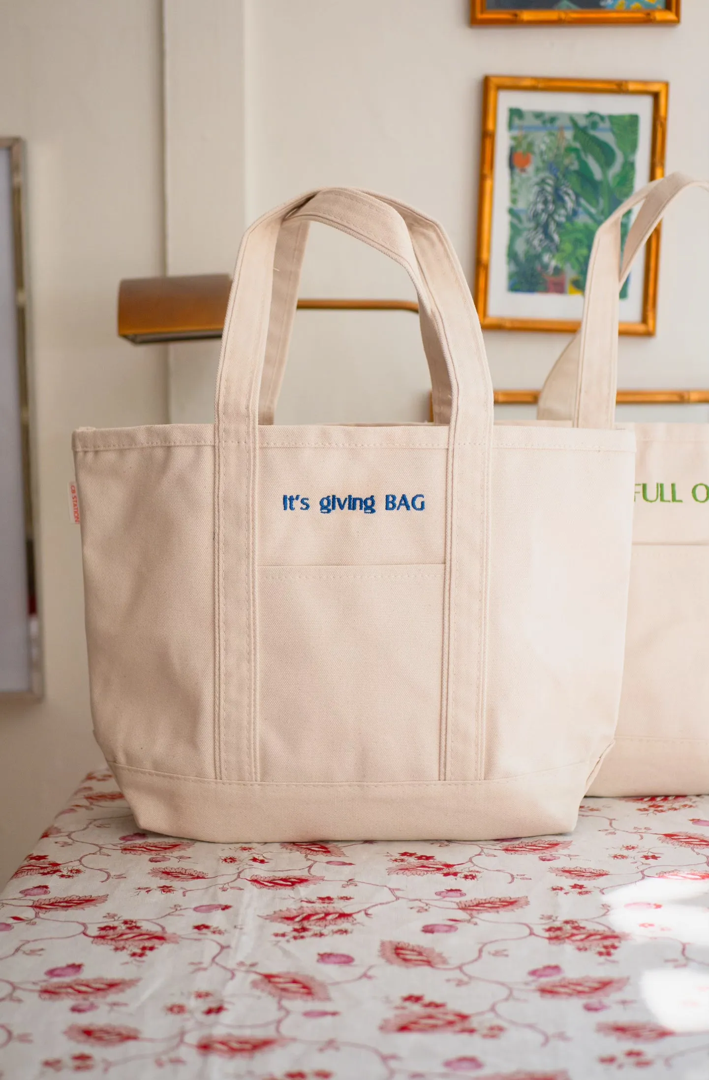 It's giving BAG Large Boat Tote